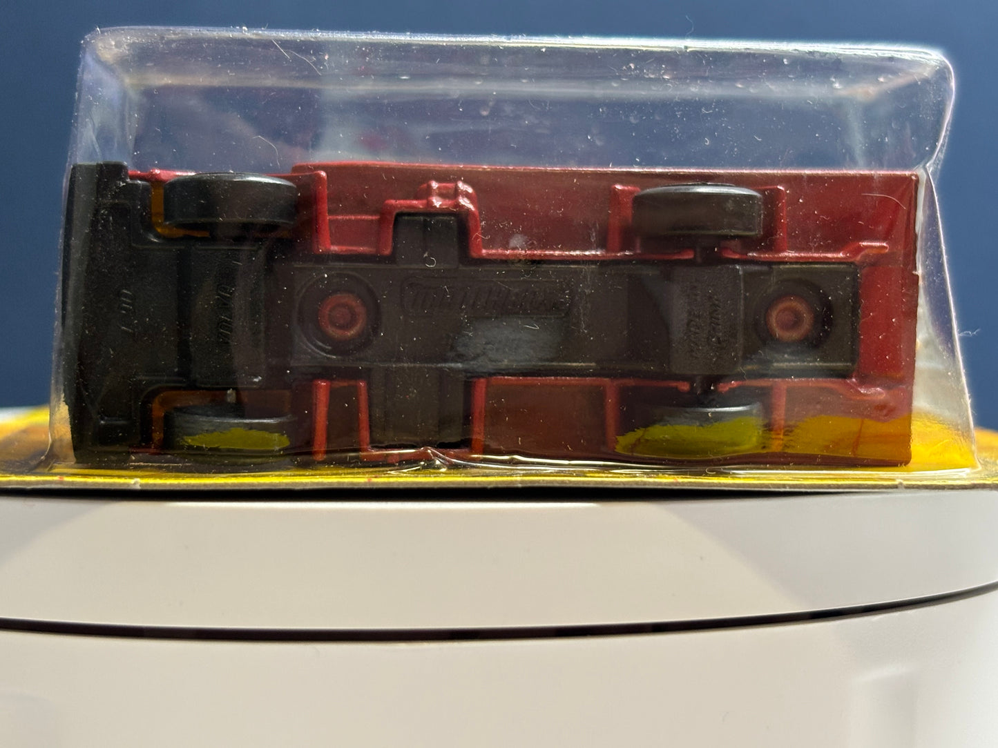 Matchbox MB #23 Volvo Container Truck (big top circus)