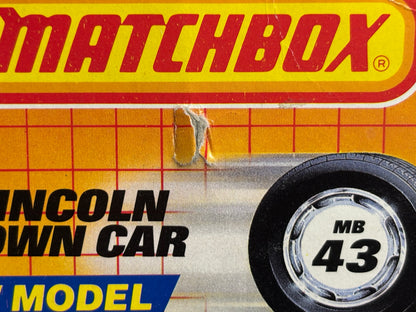 Matchbox MB #43 Lincoln Town Car (white)