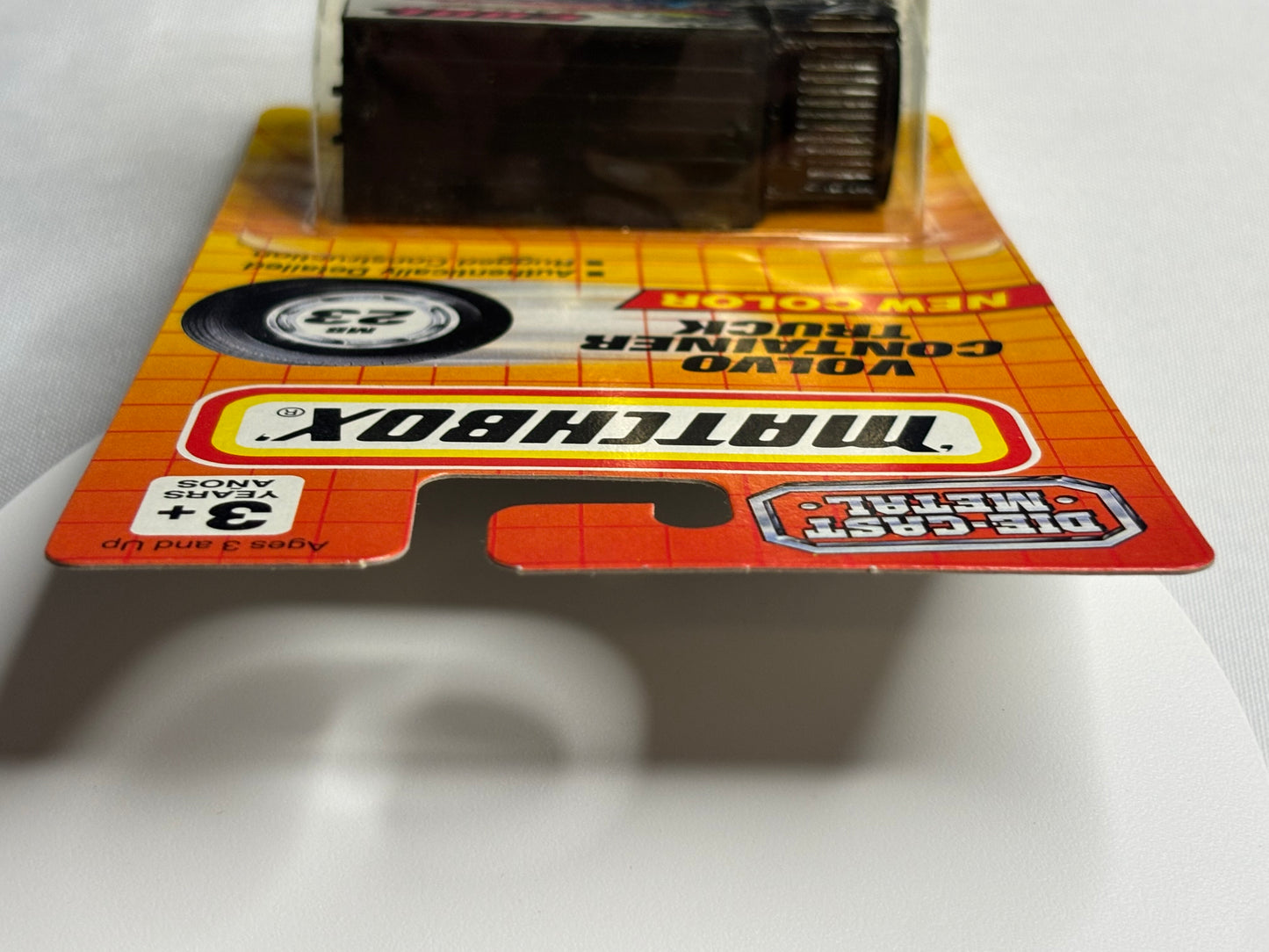 Matchbox MB #23 Volvo Container Truck (new color)