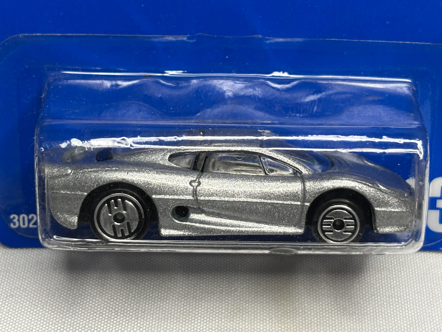Collector #206 Blue Card Jaguar XJ220