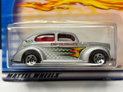 Chuck E. Cheese’s Fat Fendered ‘40