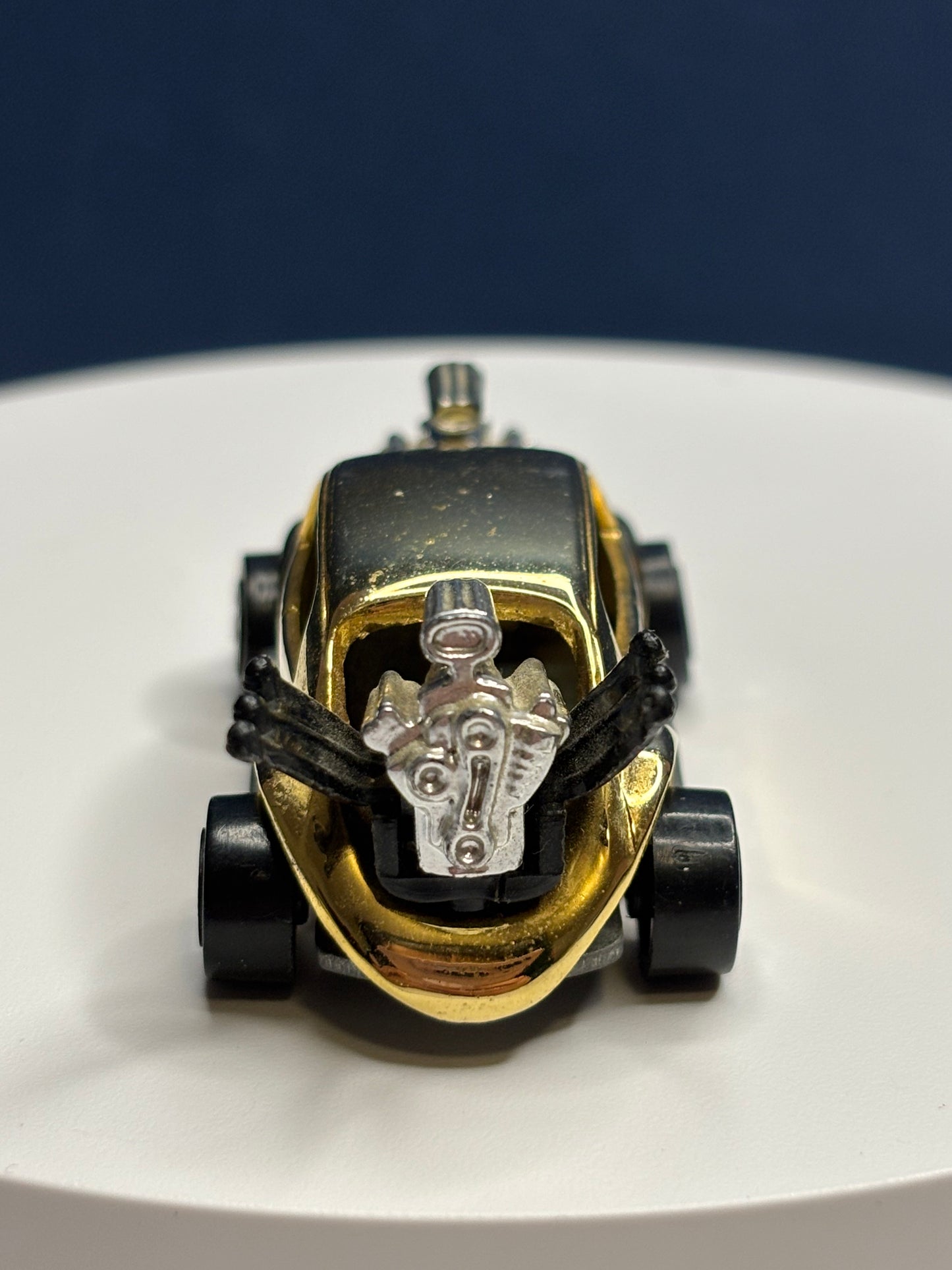 Johnny Lightning Commemorative VW Bug Bomb