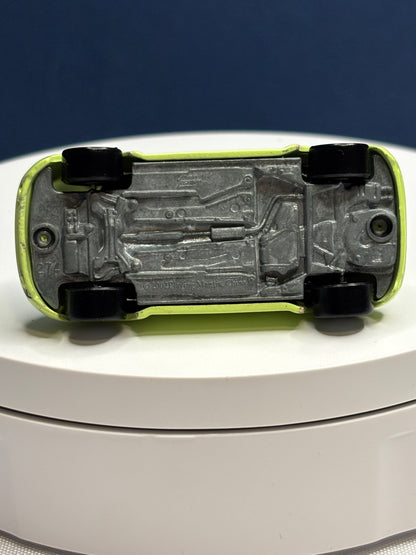 Johnny Lightning New Beatle