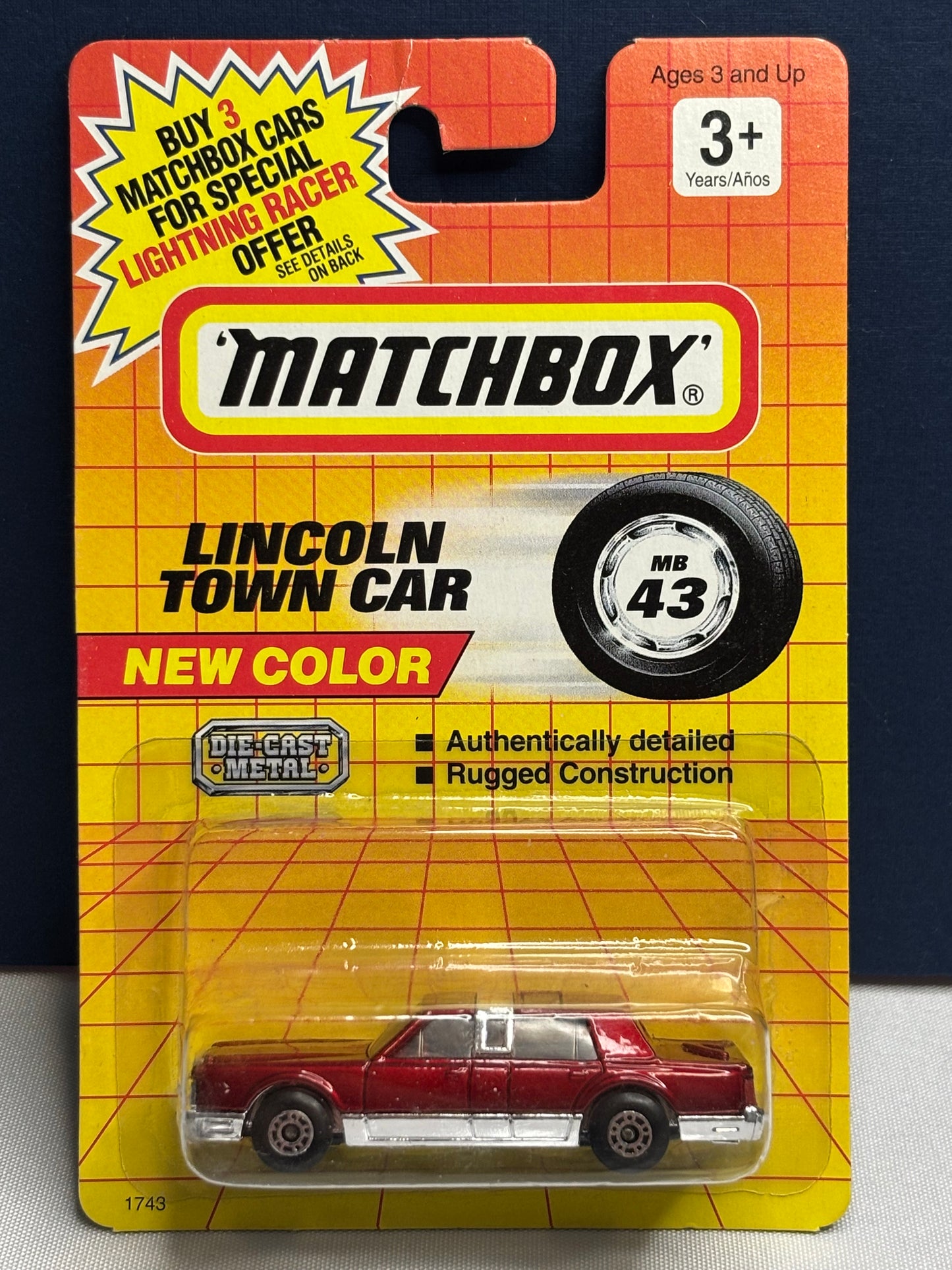 Matchbox MB #43 Lincoln Town Car (red)