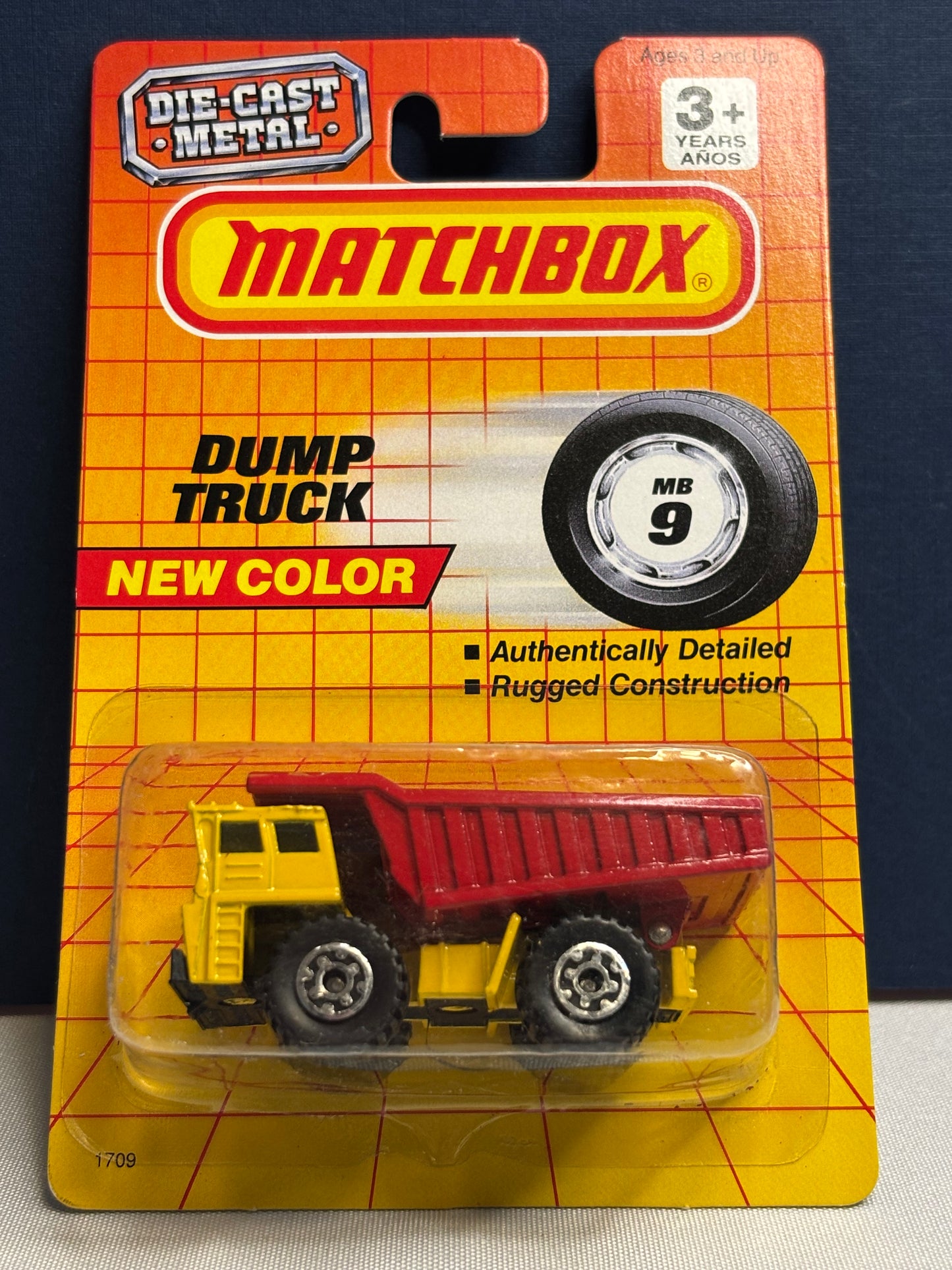 Matchbox MB #9 Dump Truck
