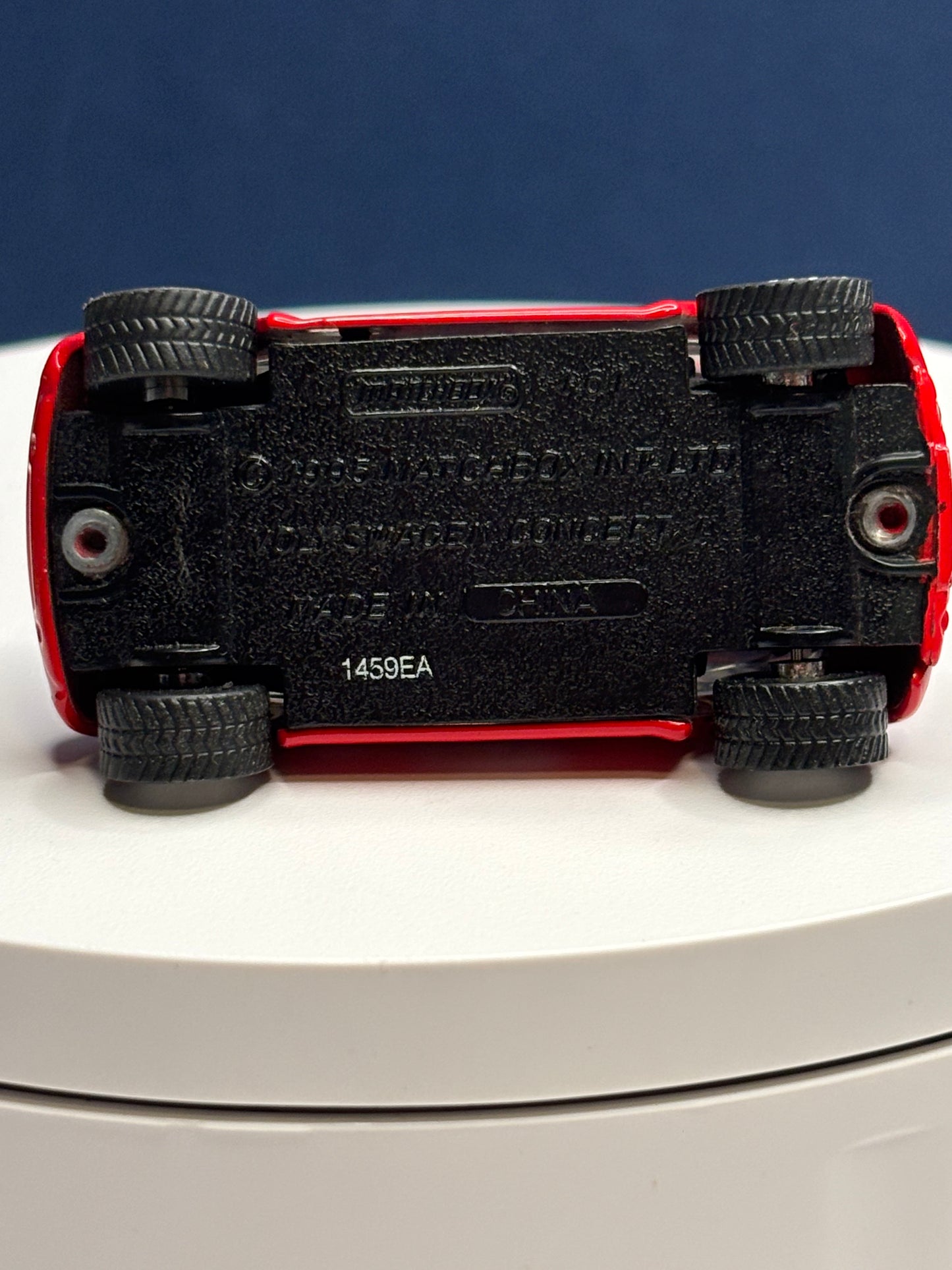 Matchbox Coca-Cola New Beetle w/real rubber tires