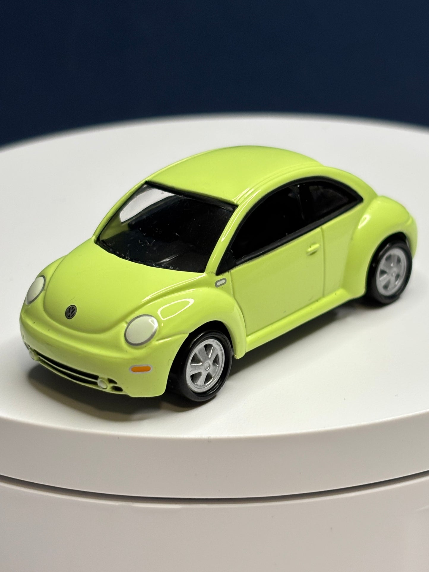 Johnny Lightning New Beatle