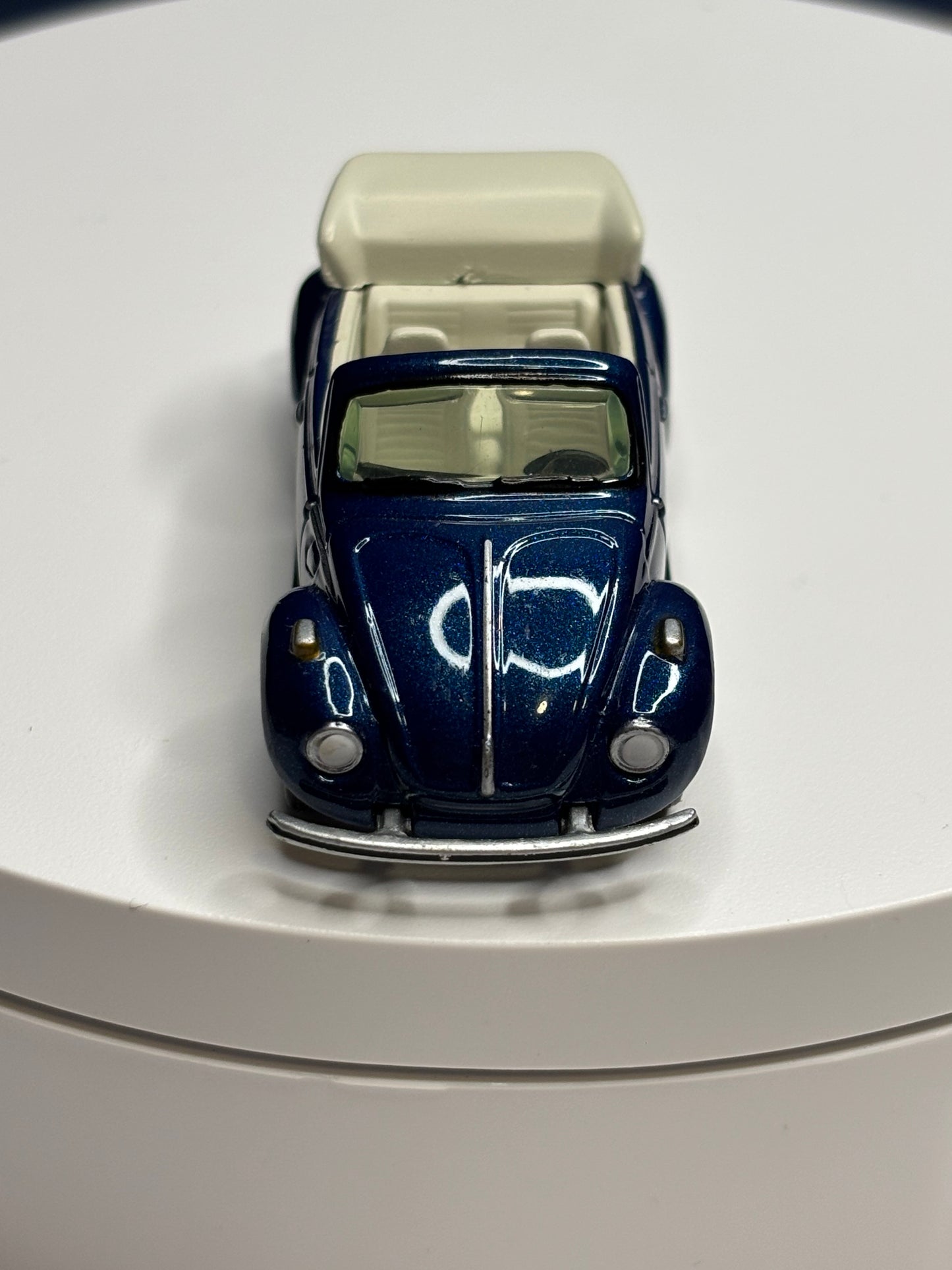 Johnny Lightning VW Bug Convertible