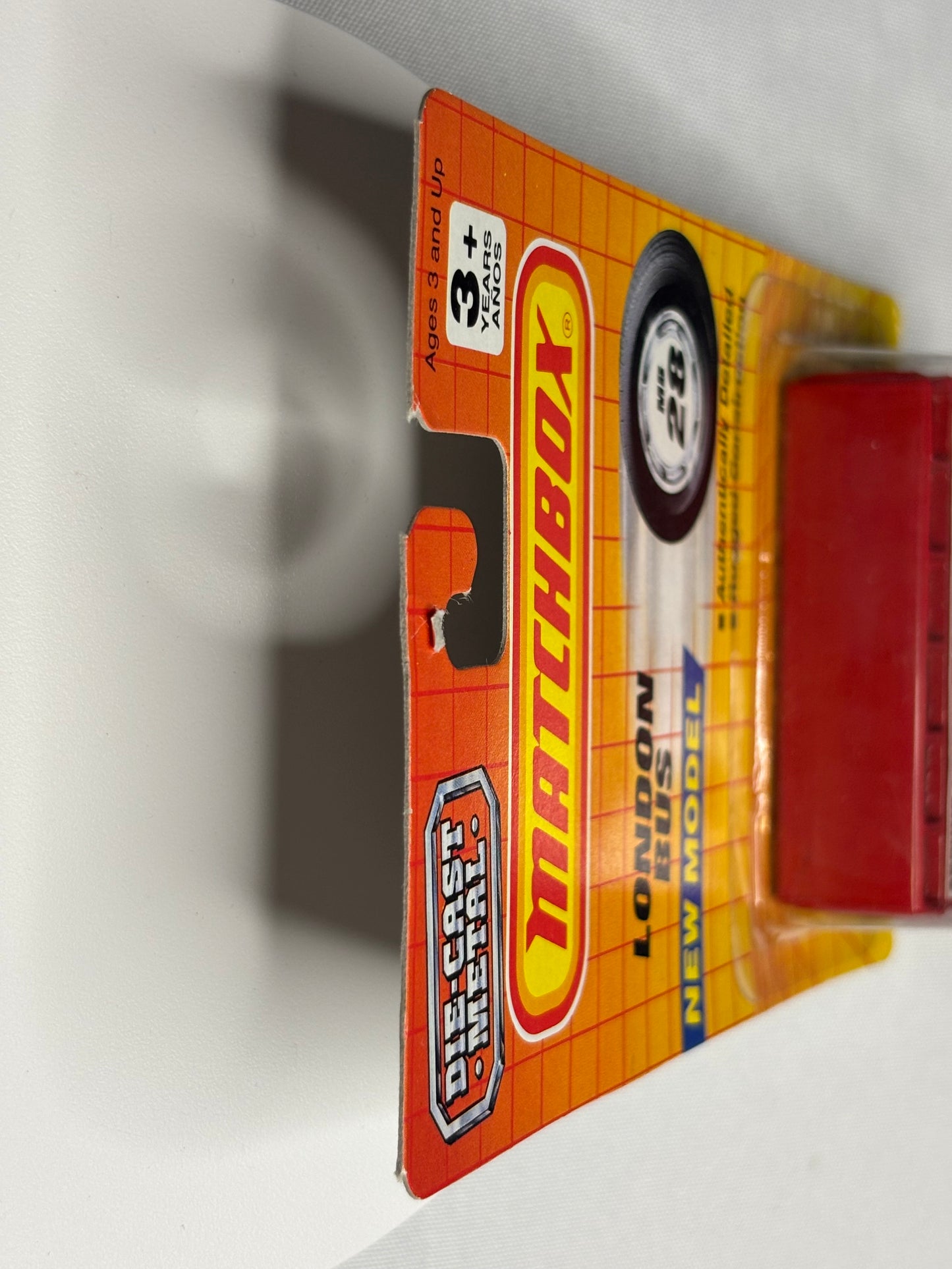 Matchbox MB #28 London Bus (new model)