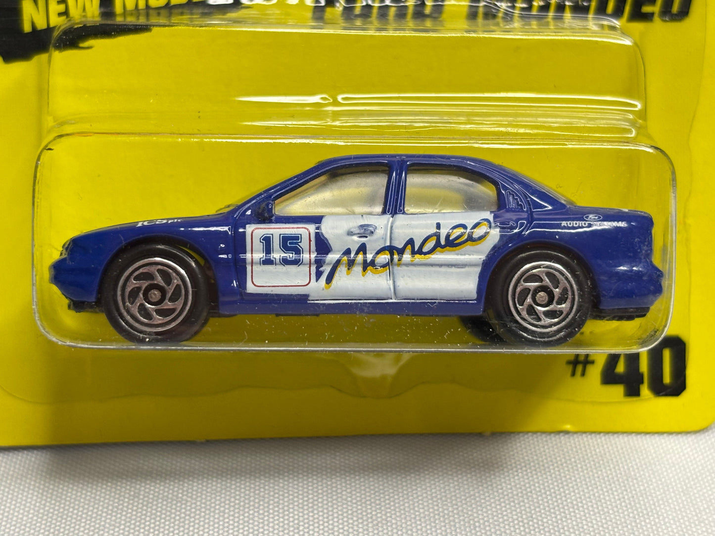 Matchbox #40 Ford Mondeo (15 blue)